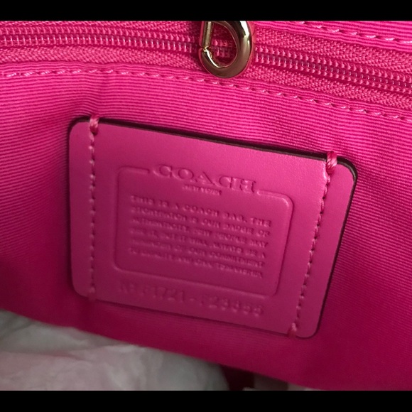 Coach Signature Drawstring Carryall - Picture 4 of 4